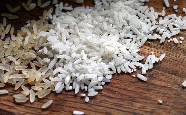 vysypaná rýže
